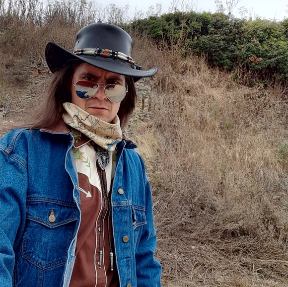 I sell my items as bundles or outfits you can mix - Picture 4 of 4